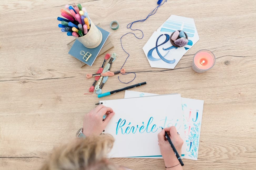 Rari Creations - méthode pour faire un joli dégradé de couleurs en calligraphie